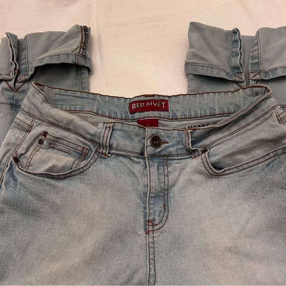 Red Rivet Junior W Denim Straight Leg Cuffed Jeans Embellished Back Pockets 13 - Picture 7 of 7